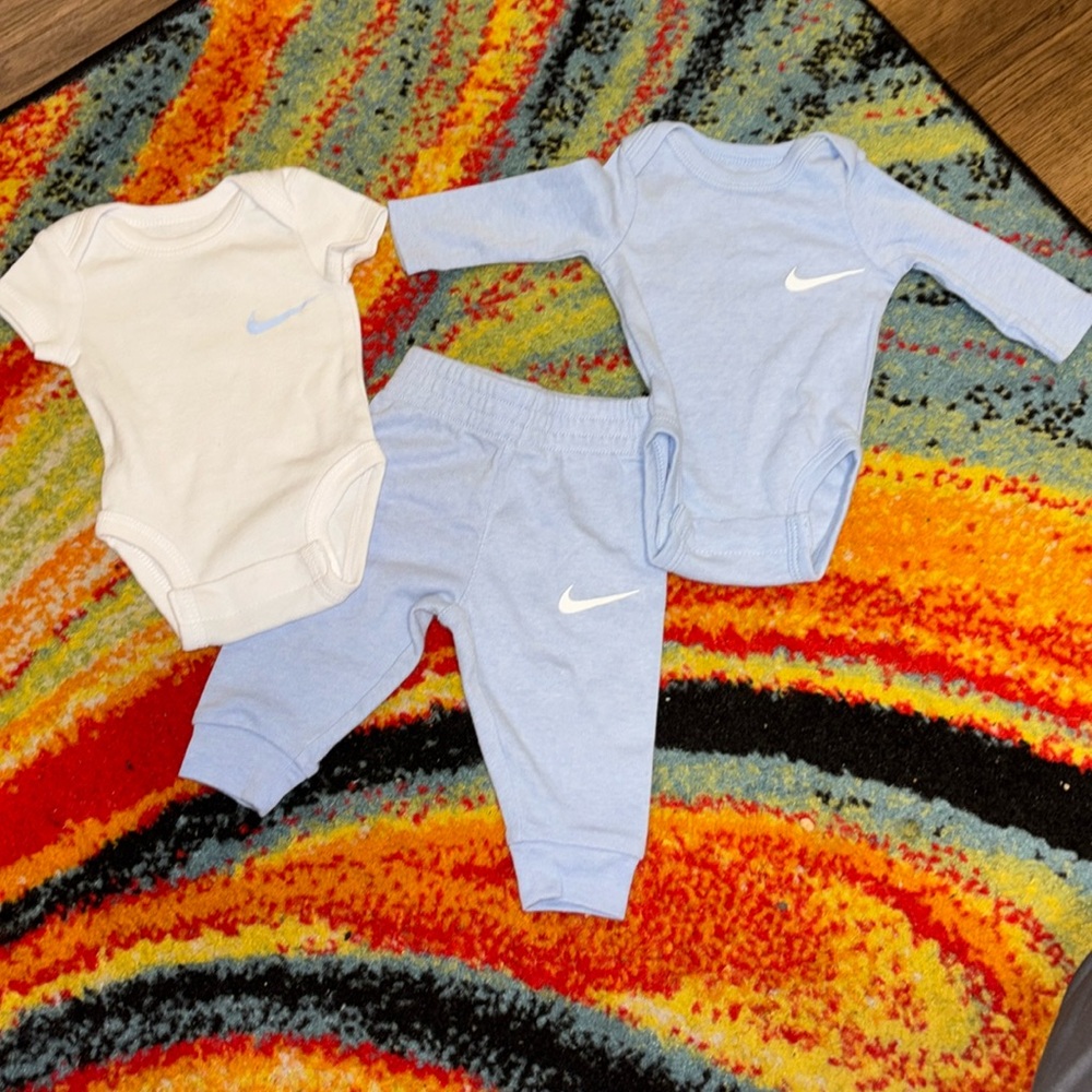 3 piece newborn nike set